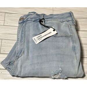 NWT Women's Curvy Ripped & Repaired‎ Jeans High Rise Light Wash Rue 21
